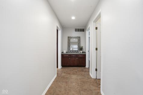 547 Holliday Lane Indianapolis IN 46260