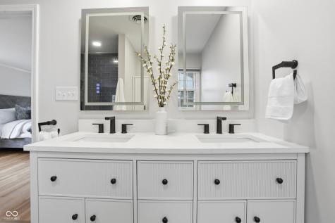 547 Holliday Lane Indianapolis IN 46260
