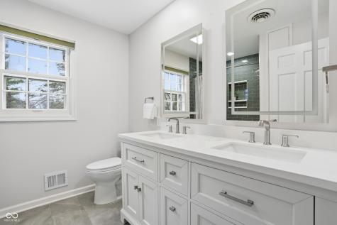 547 Holliday Lane Indianapolis IN 46260