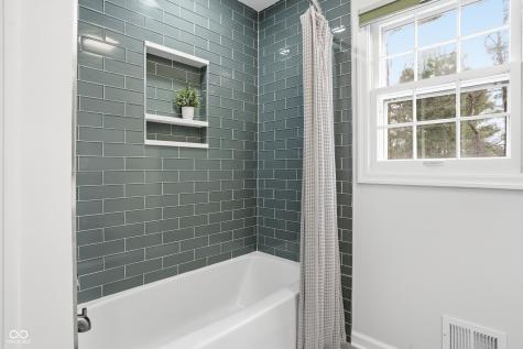 547 Holliday Lane Indianapolis IN 46260