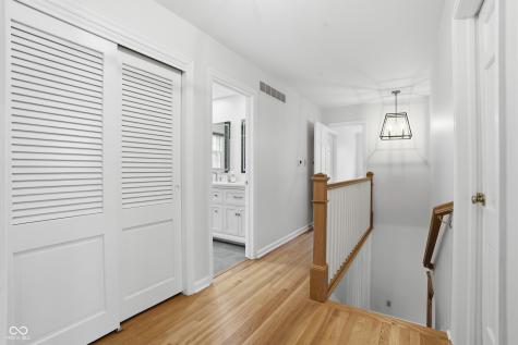 547 Holliday Lane Indianapolis IN 46260