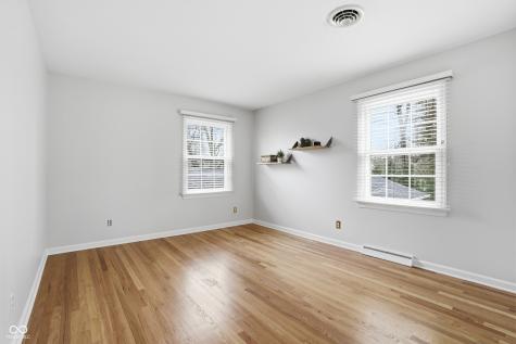 547 Holliday Lane Indianapolis IN 46260