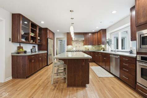 547 Holliday Lane Indianapolis IN 46260