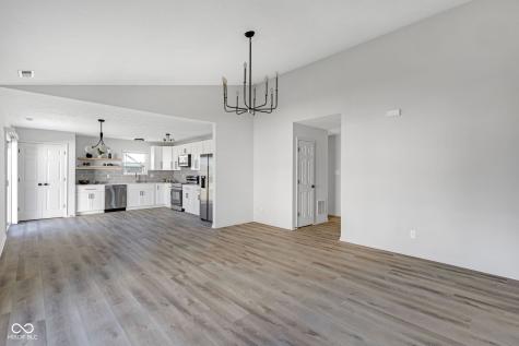 9536 English Oak Drive Indianapolis IN 46235