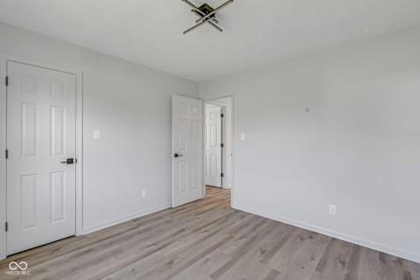 9536 English Oak Drive Indianapolis IN 46235