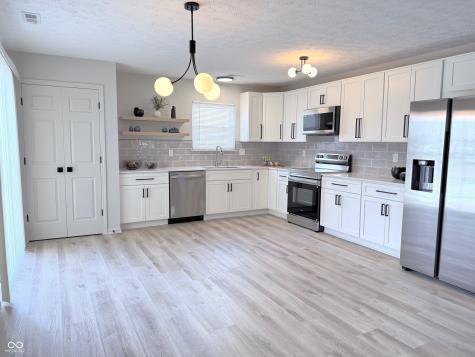 9536 English Oak Drive Indianapolis IN 46235