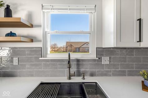 9536 English Oak Drive Indianapolis IN 46235
