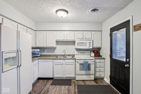 1023 Avalon Lane Chesterfield IN 46017