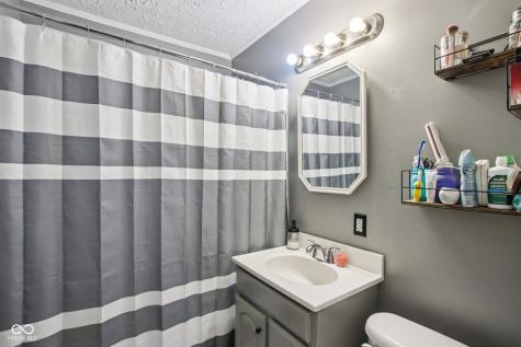 1023 Avalon Lane Chesterfield IN 46017