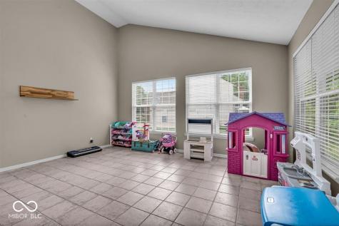 9834 Belcrest Lane Indianapolis IN 46256