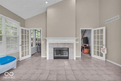 9834 Belcrest Lane Indianapolis IN 46256