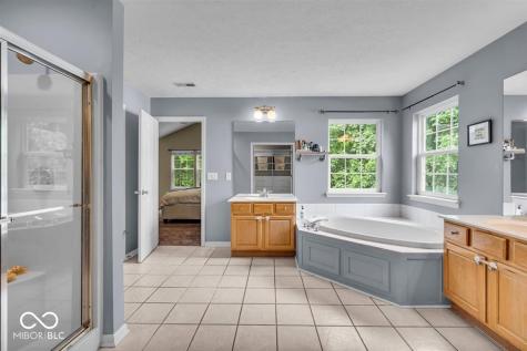 9834 Belcrest Lane Indianapolis IN 46256
