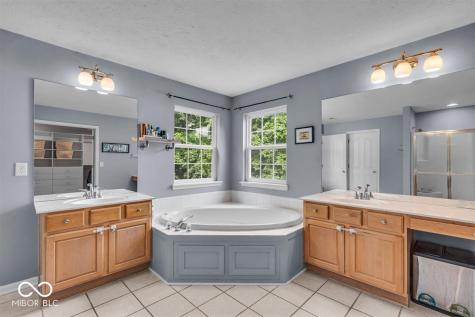 9834 Belcrest Lane Indianapolis IN 46256