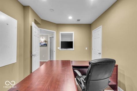 9834 Belcrest Lane Indianapolis IN 46256