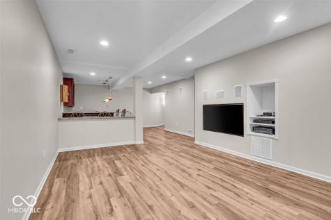 9834 Belcrest Lane Indianapolis IN 46256