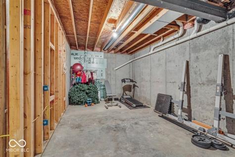 9834 Belcrest Lane Indianapolis IN 46256