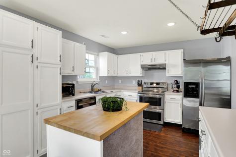 902 Helm Drive Avon IN 46123