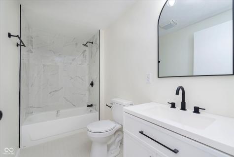 402 N 19th Avenue Beech Grove IN 46107