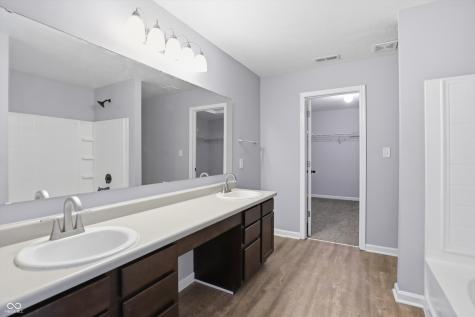 8324 Fieldfare Way Indianapolis IN 46237