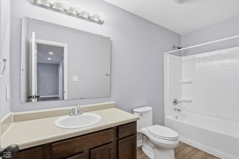 8324 Fieldfare Way Indianapolis IN 46237