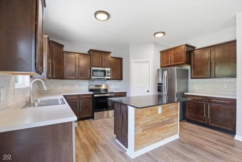 8324 Fieldfare Way Indianapolis IN 46237