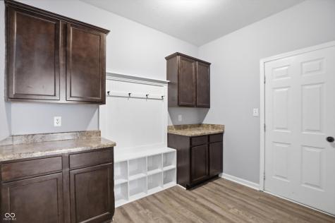 8324 Fieldfare Way Indianapolis IN 46237