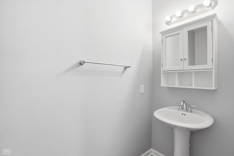 8324 Fieldfare Way Indianapolis IN 46237
