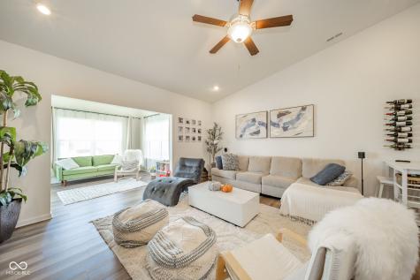 16592 Branham Drive Fishers IN 46040