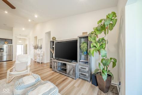 16592 Branham Drive Fishers IN 46040