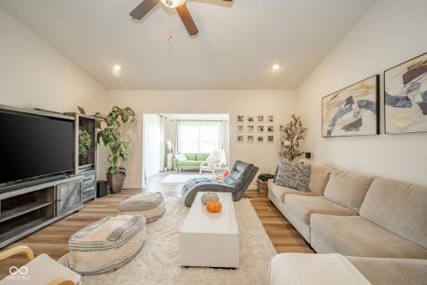 16592 Branham Drive Fishers IN 46040