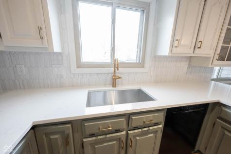72 Ashbourne Drive Noblesville IN 46060