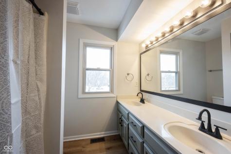 72 Ashbourne Drive Noblesville IN 46060