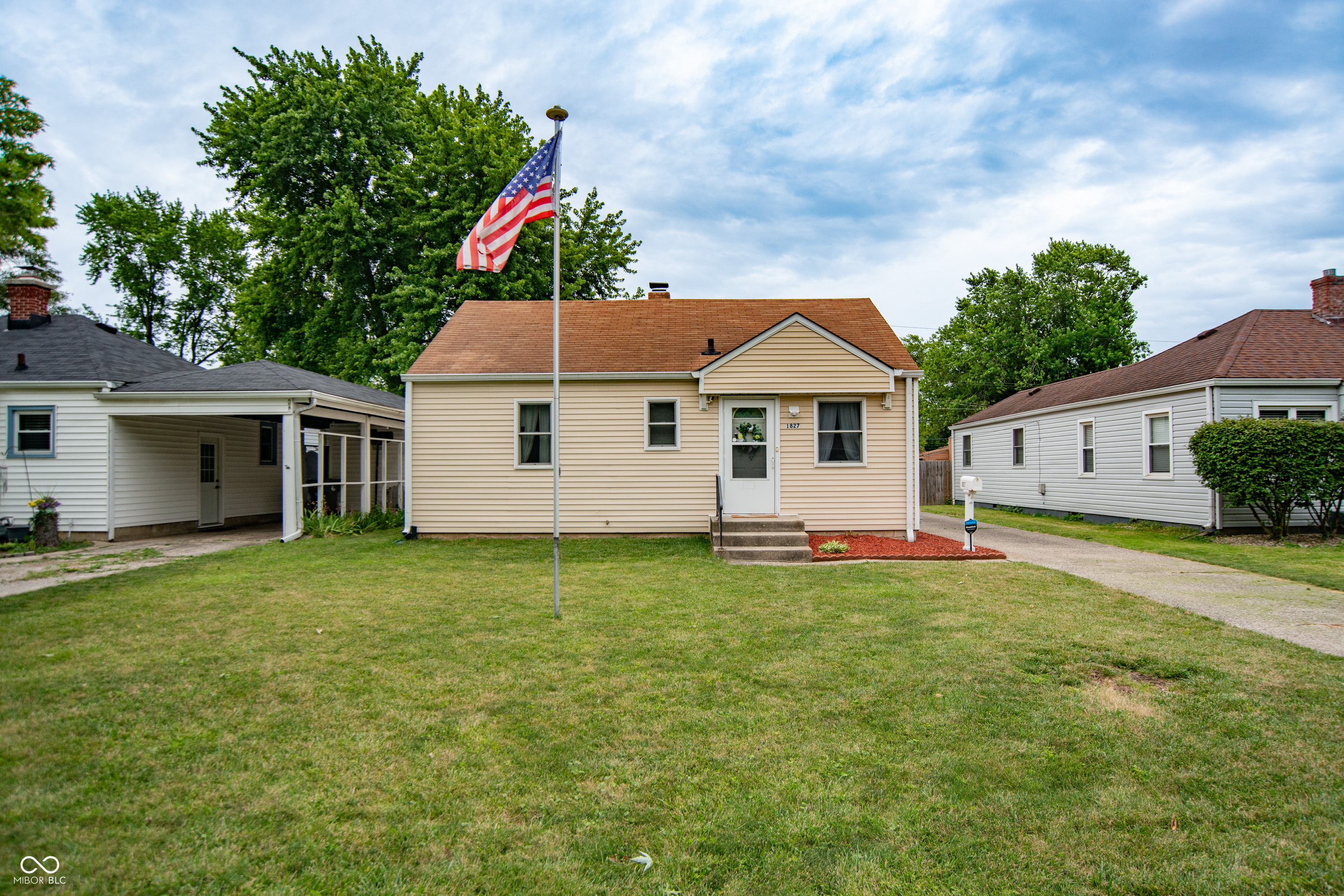 1827 N Riley Avenue Indianapolis IN 46218
