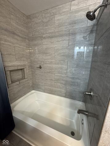 2406 Meadow Bend Drive Columbus IN 47201