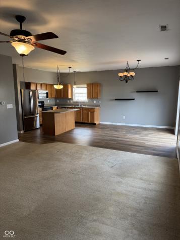 2406 Meadow Bend Drive Columbus IN 47201