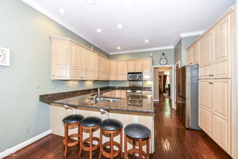 9715 Telluride Station Mccordsville IN 46055