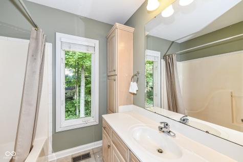 9715 Telluride Station Mccordsville IN 46055