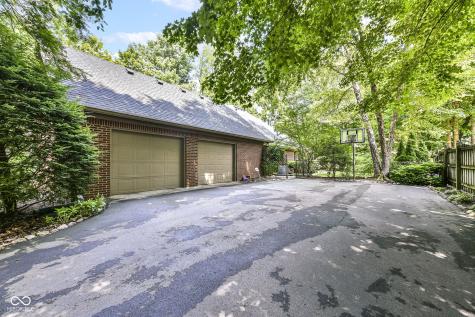 9715 Telluride Station Mccordsville IN 46055