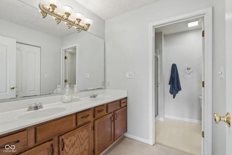 1467 Persimmon Circle Greenfield IN 46140