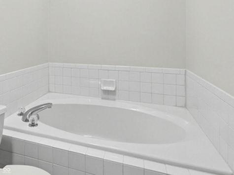1467 Persimmon Circle Greenfield IN 46140