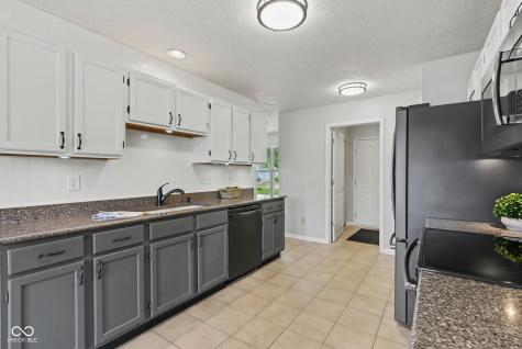 1467 Persimmon Circle Greenfield IN 46140