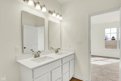 1615 Clover Crossing Drive Greenfield IN 46140