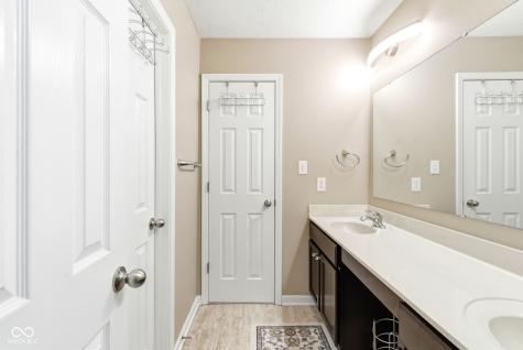 6159 N Caraway Drive Mccordsville IN 46055