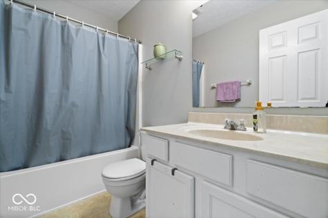 825 W Muskegan Drive Greenfield IN 46140