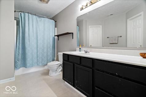 825 W Muskegan Drive Greenfield IN 46140