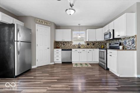 825 W Muskegan Drive Greenfield IN 46140