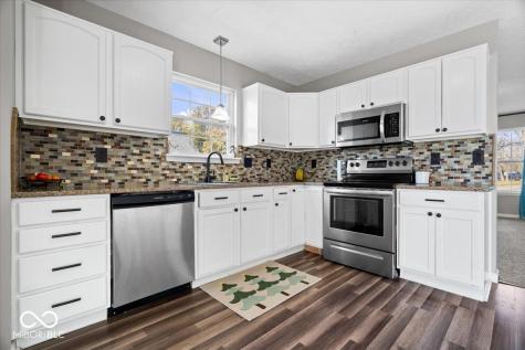 825 W Muskegan Drive Greenfield IN 46140