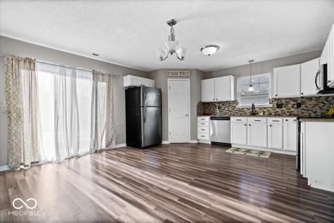 825 W Muskegan Drive Greenfield IN 46140