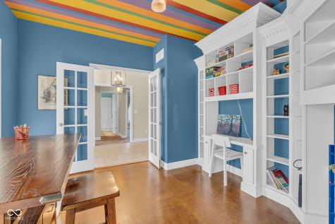 87 John Court Danville IN 46122