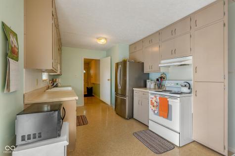 5565 Varna Drive Indianapolis IN 46221